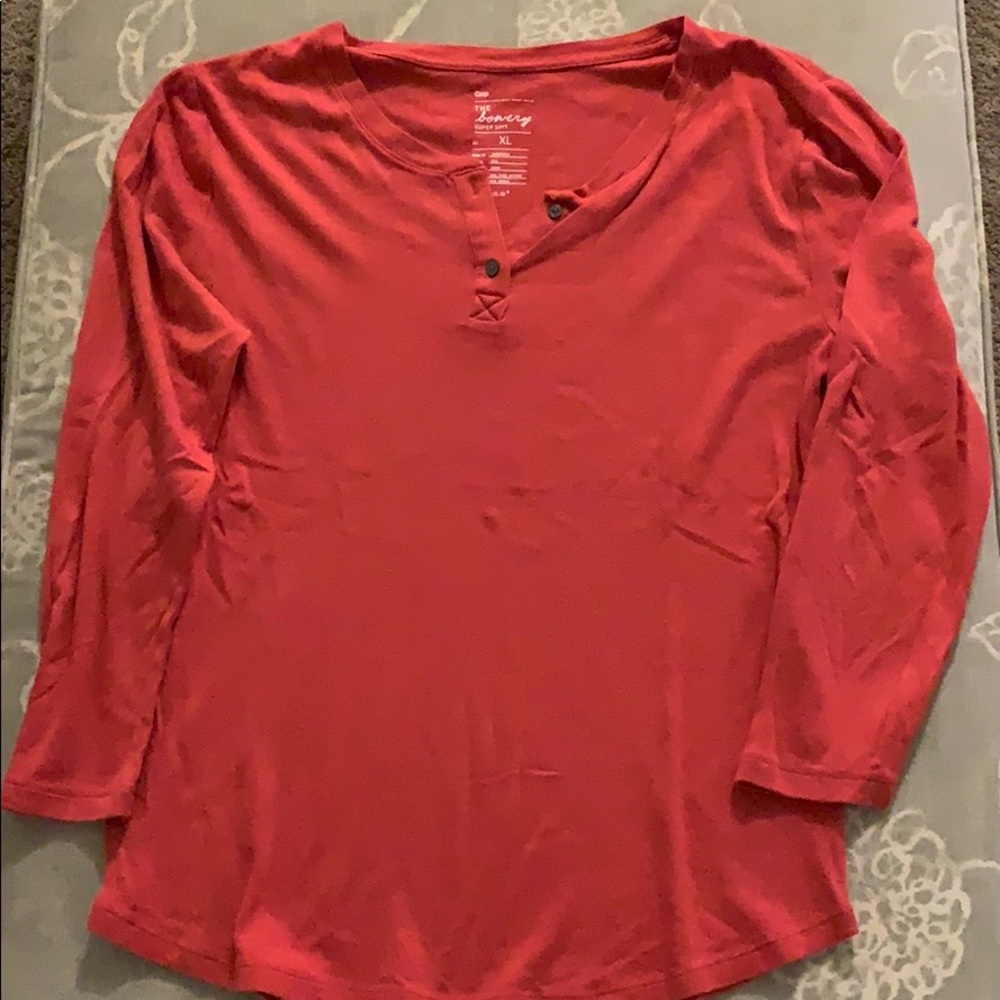 Gap Henley tshirt size XL, fits small